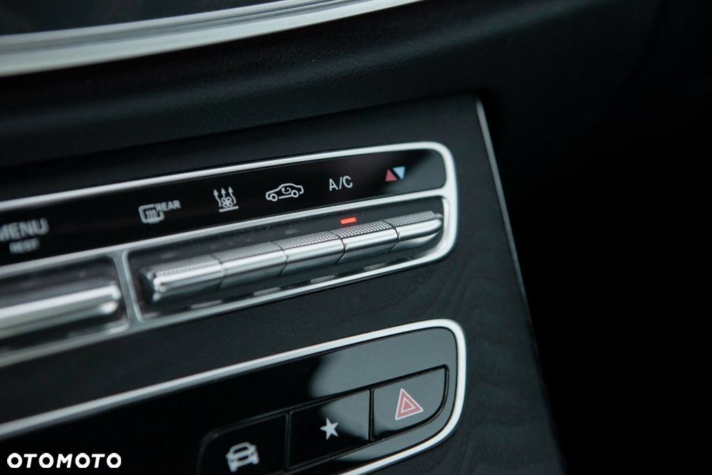 Mercedes-Benz Klasa E - 33