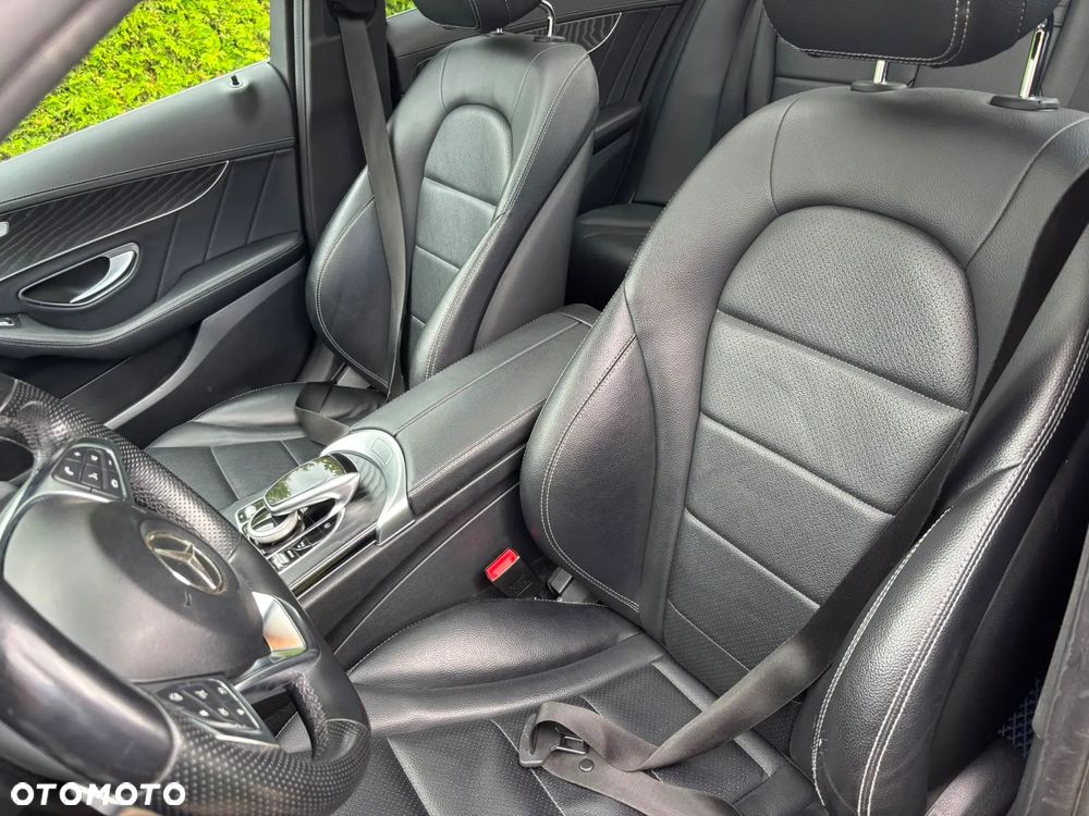 Mercedes-Benz Klasa C 200 4-Matic 9G-TRONIC - 14