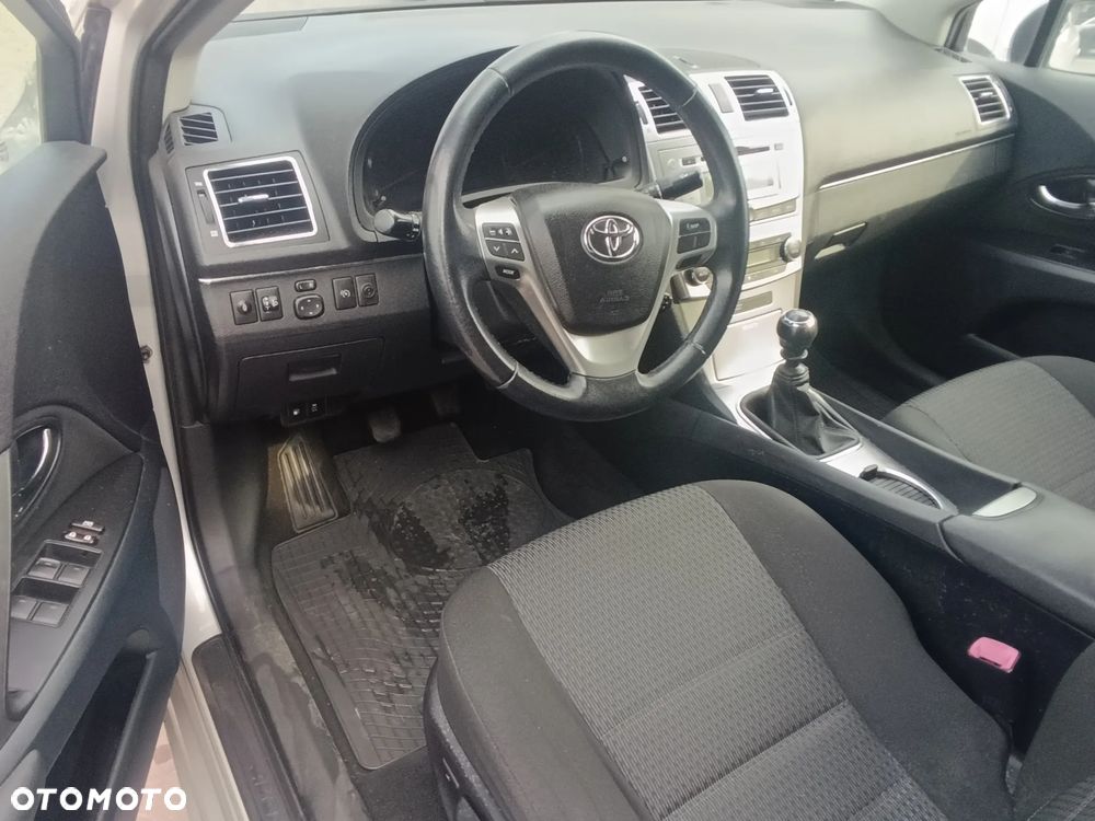 Toyota Avensis 2.0 D-4D Luna - 6