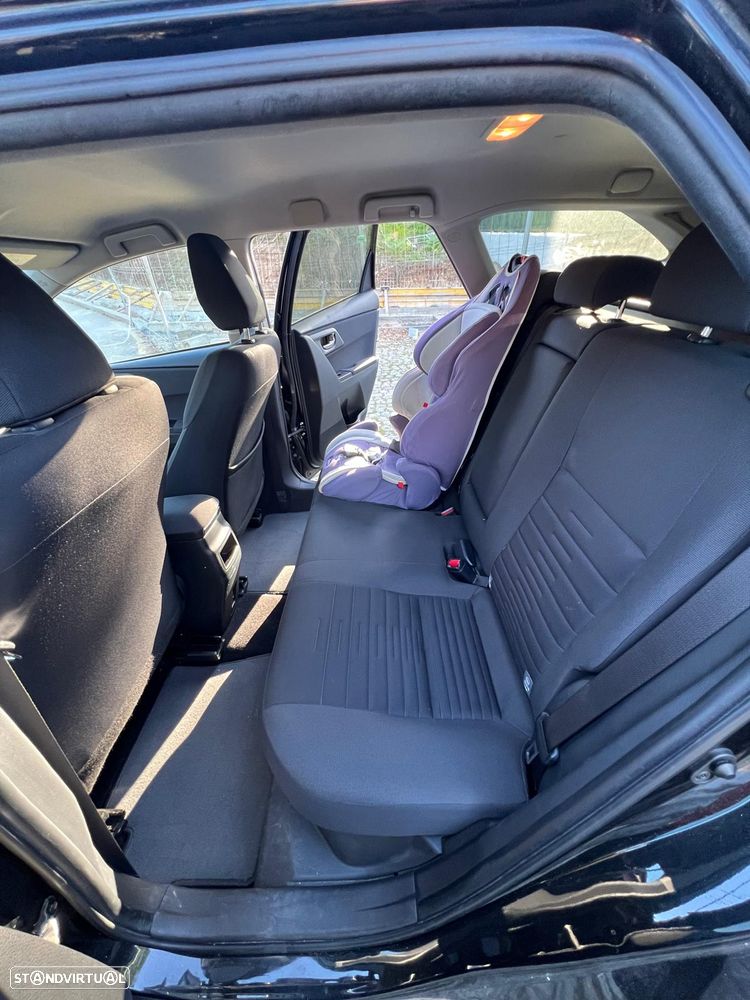 Toyota Auris Touring Sports 1.8 HSD Comfort - 13