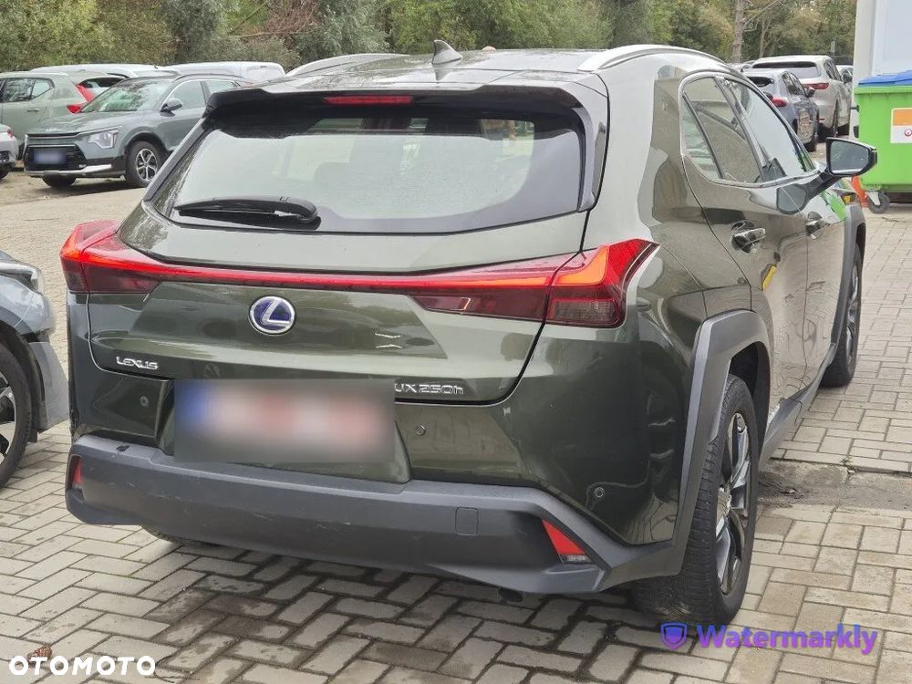 Lexus UX - 4