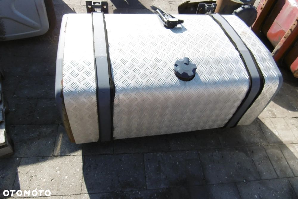 Zbiornik paliwa Renault Kerax - 1