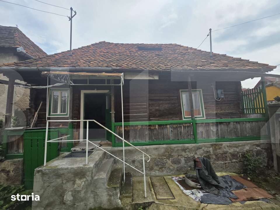 Casa taraneasca de lemn cu veranda - Imagine principală: 2/12