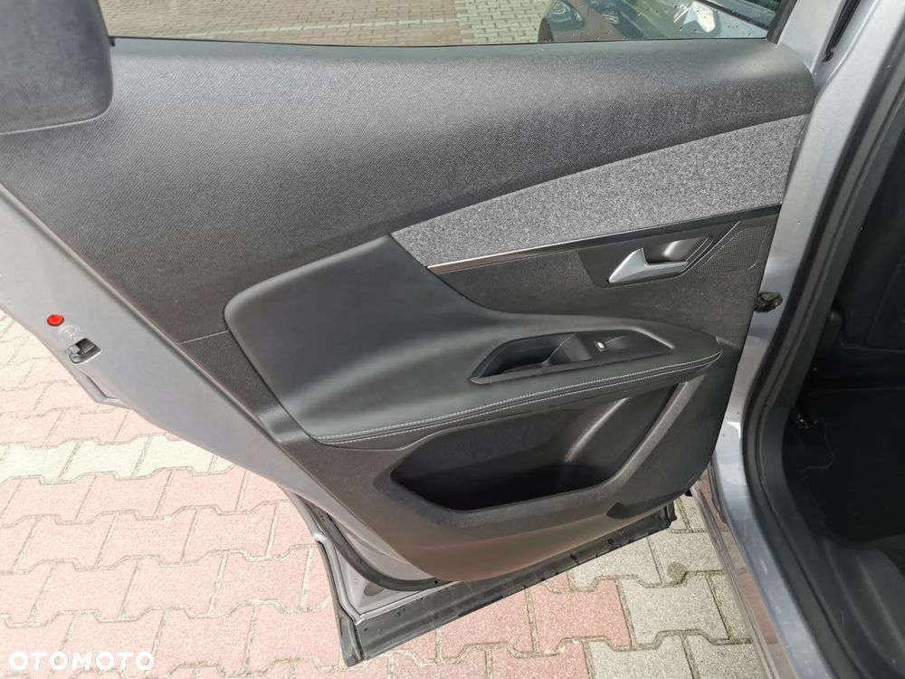 Peugeot 3008 BlueHDi 130 Stop & Start EAT8 Allure Business-Paket - 19