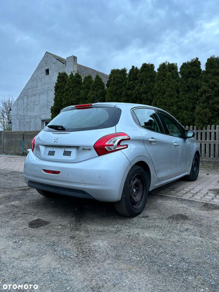 Peugeot 208 - 7