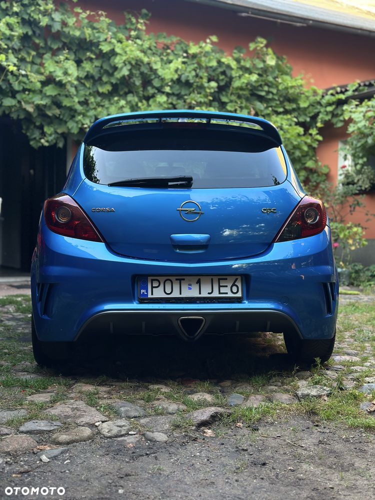 Opel Corsa 1.6T OPC - 10