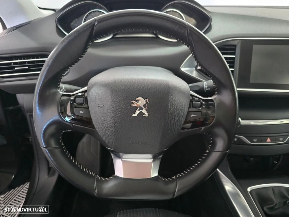 Peugeot 308 1.2 PureTech Allure Pack - 12