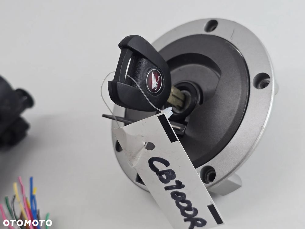 ZESTAW STARTOWY STACYJKA KLUCZYK  MODUL WLEW ZAMEK  HONDA CB 1000R  SC80 - 8