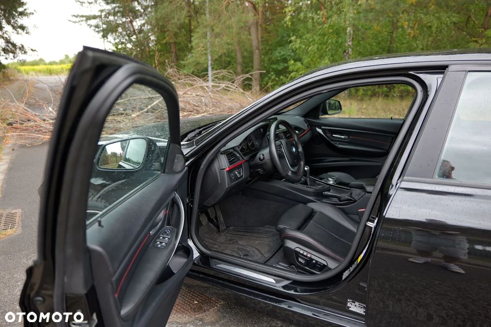 BMW Seria 3 335i xDrive Edition Sport - 6