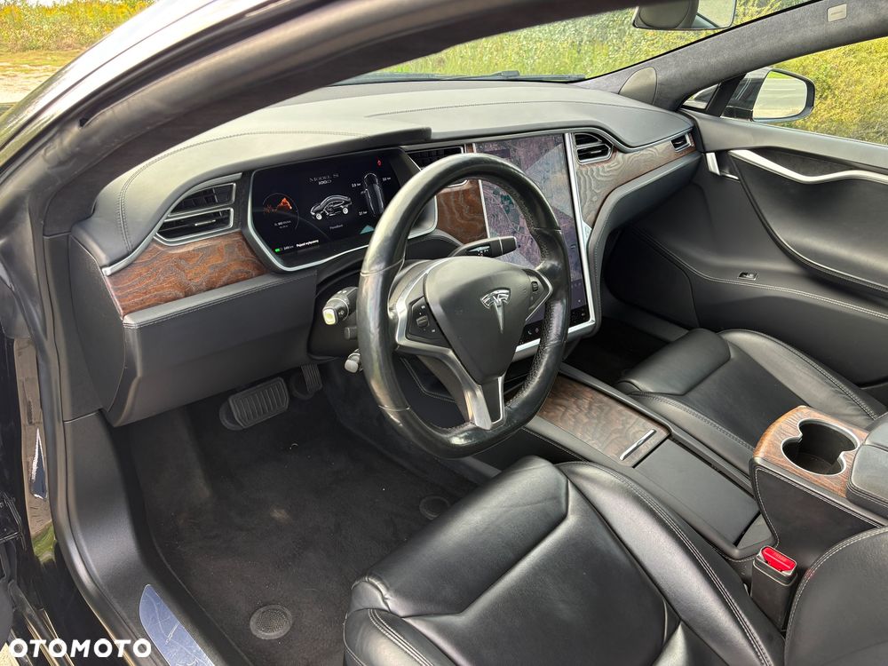 Tesla Model S - 16