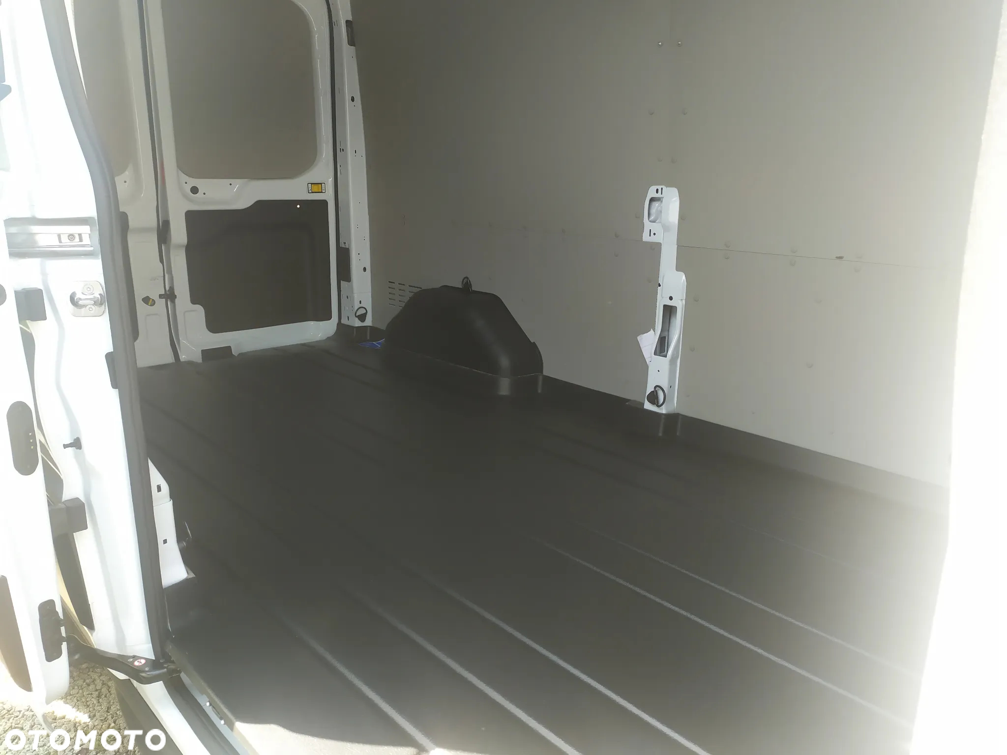 Ford TRANSIT 350 L3H2 - 16