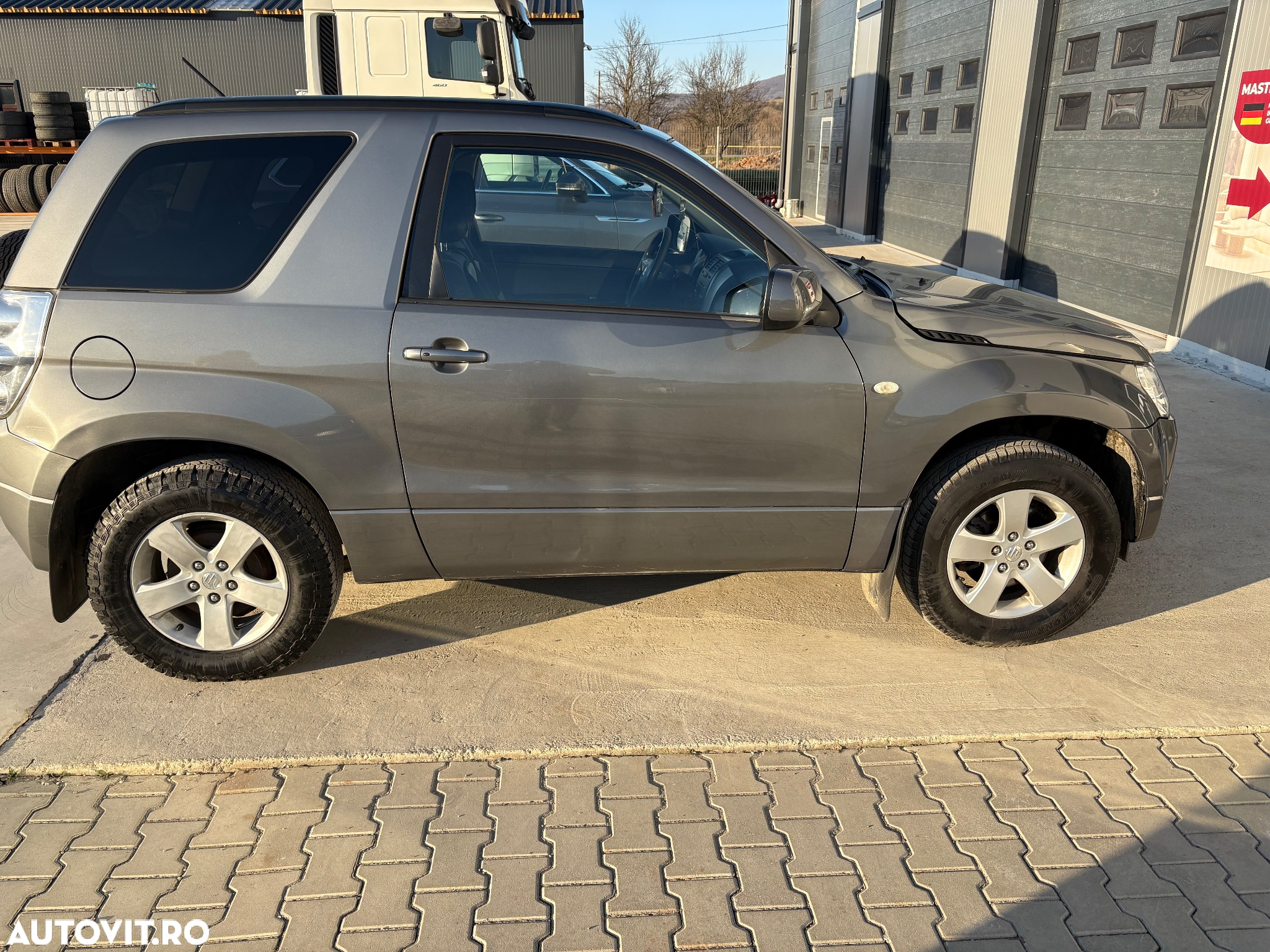 Suzuki Grand Vitara 1.9 DDiS Comfort DPF - 14