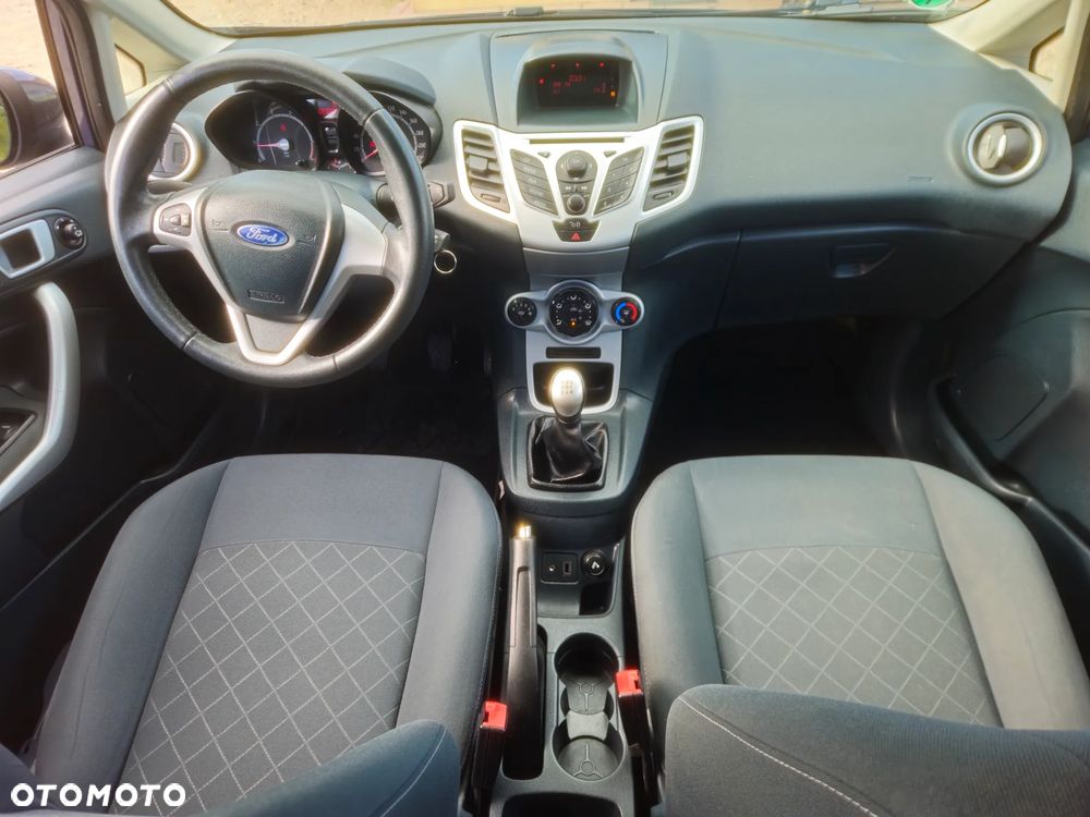 Ford Fiesta 1.25 Celebration - 8