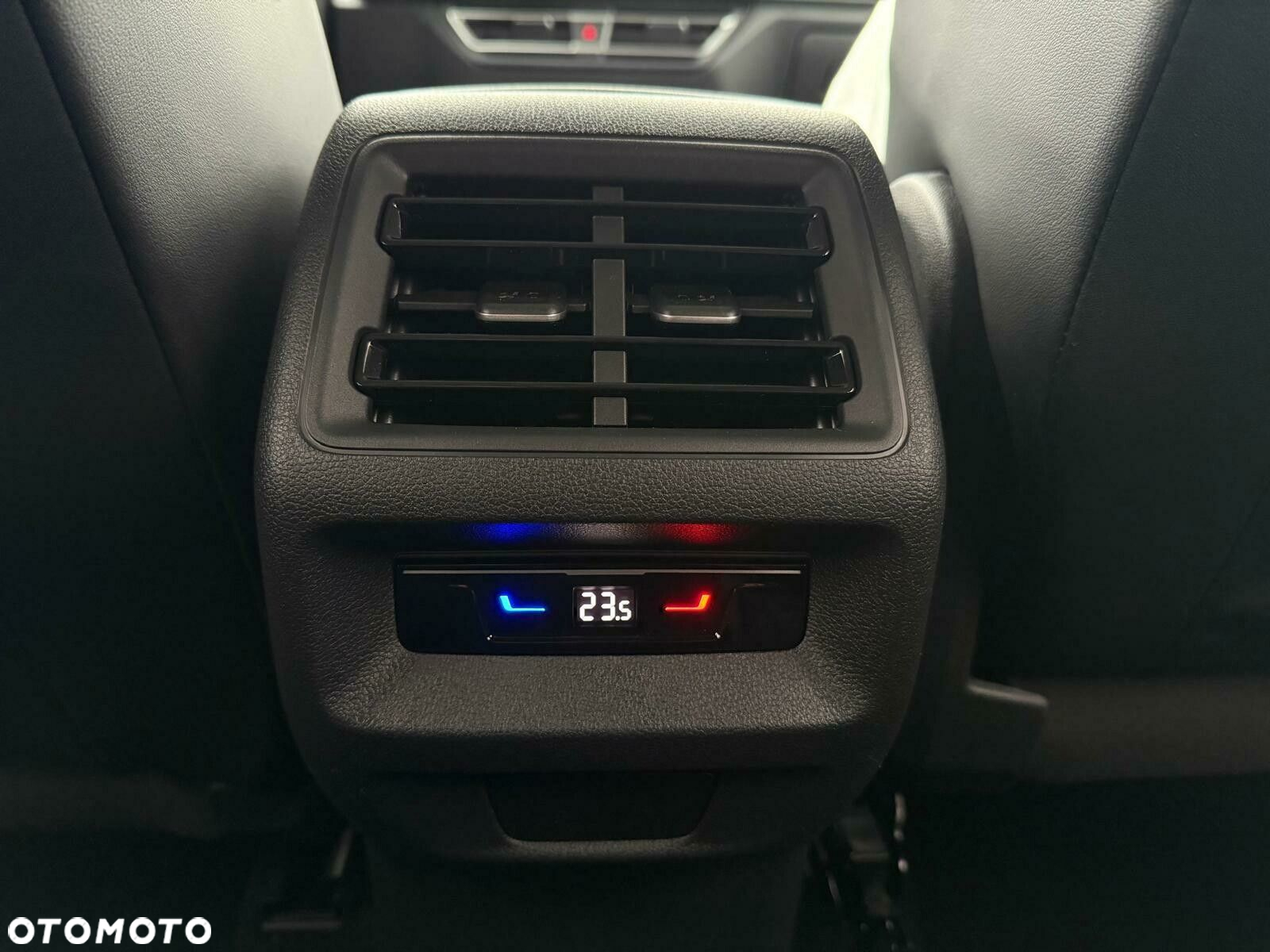 Volkswagen Tiguan - 30