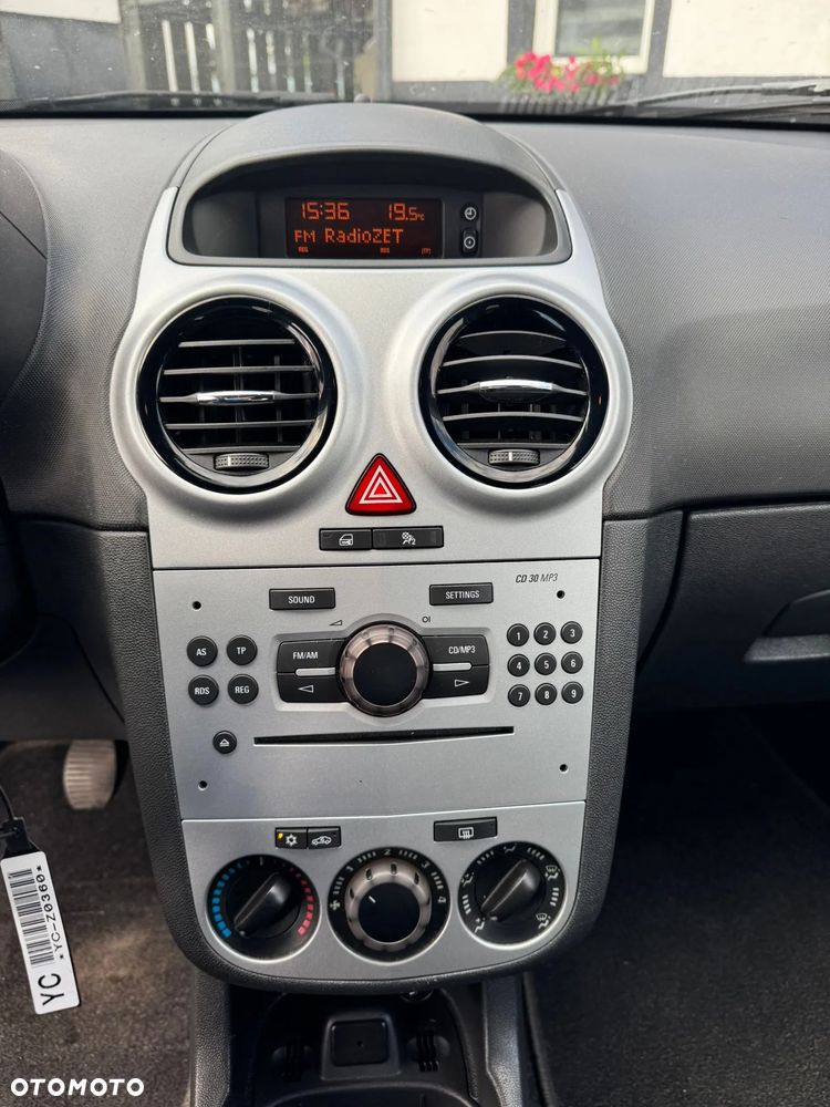 Opel Corsa 1.2 16V Cosmo - 9