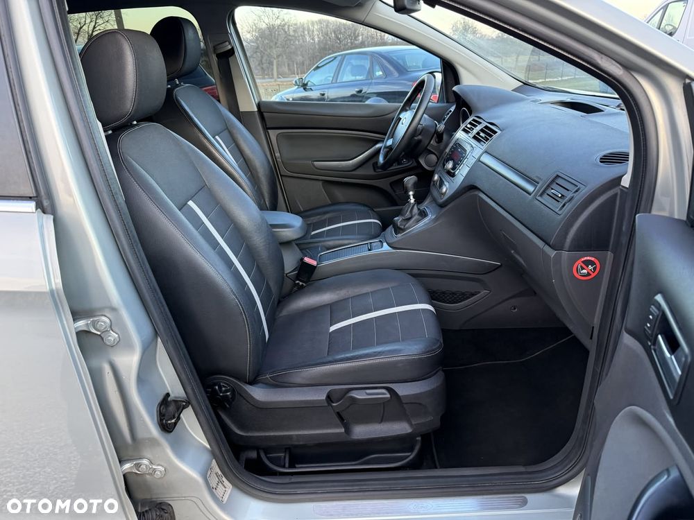Ford Kuga 2.0 TDCi 2x4 Titanium - 20