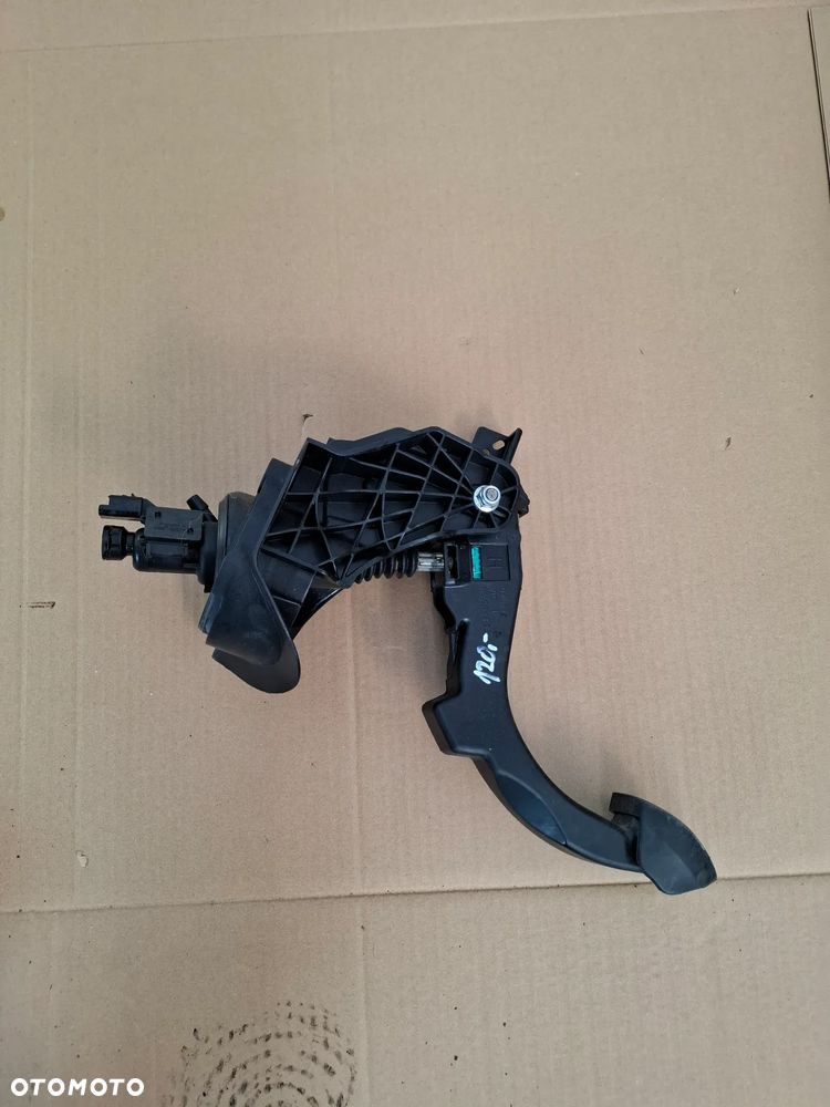 Pedal sprzegla c4 picasso II - 1