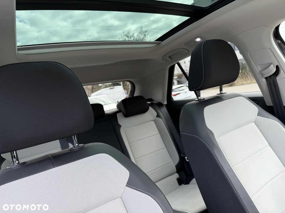 Volkswagen T-Roc - 19