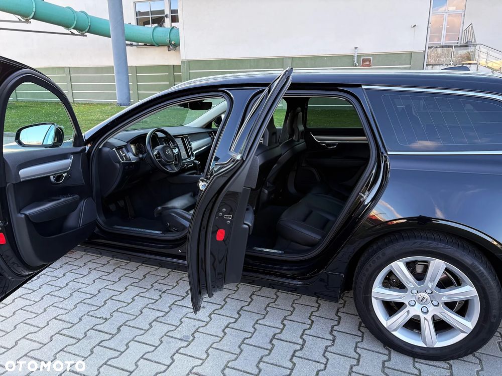 Volvo V90 D3 Momentum Pro - 20
