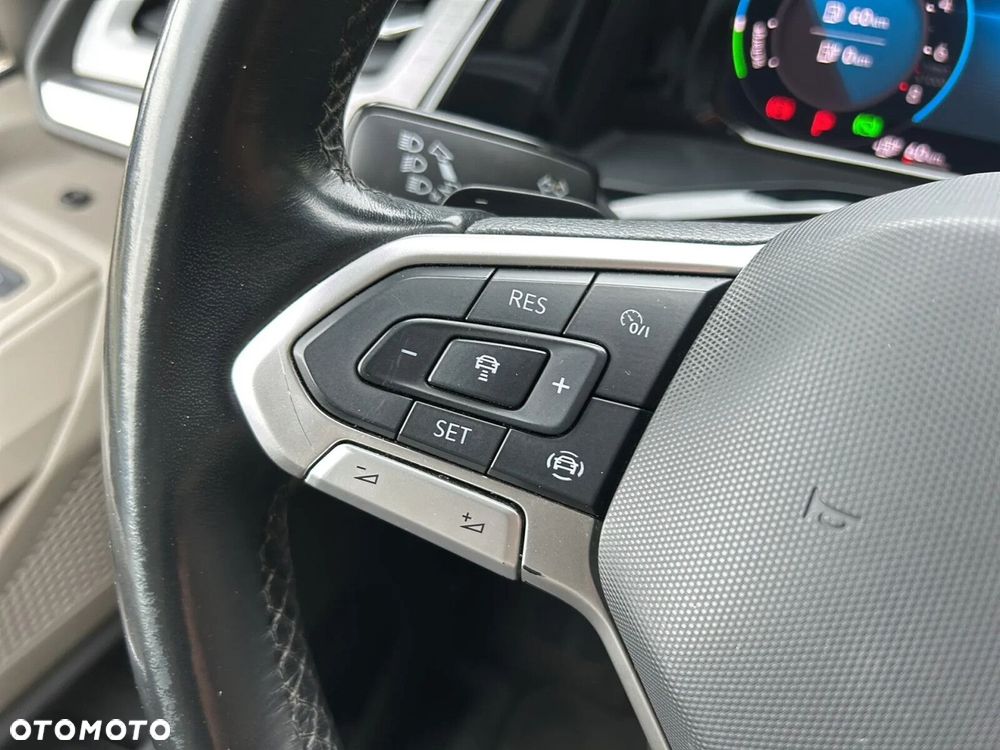 Volkswagen Multivan 1.4 TSI eHybrid PHEV 160kW L2 Life DSG - 25