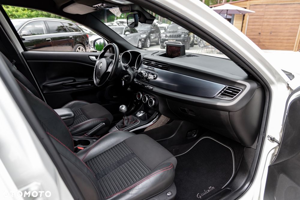 Alfa Romeo Giulietta 1.8 TBi 16V Quadrifoglio Verde - 23