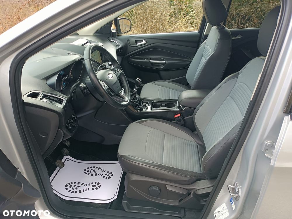 Ford Kuga 2.0 TDCi 2x4 Titanium - 18