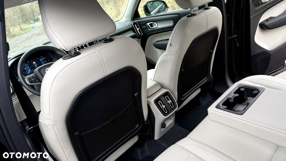 Volvo XC 40 B5 B AWD Momentum Pro - 37