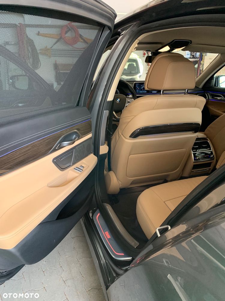 BMW Seria 7 740d xDrive - 8