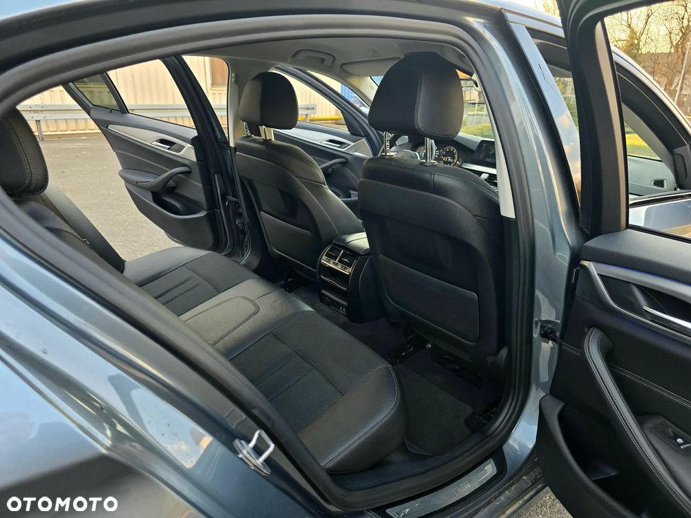 BMW Seria 5 530i xDrive Luxury Line sport - 15