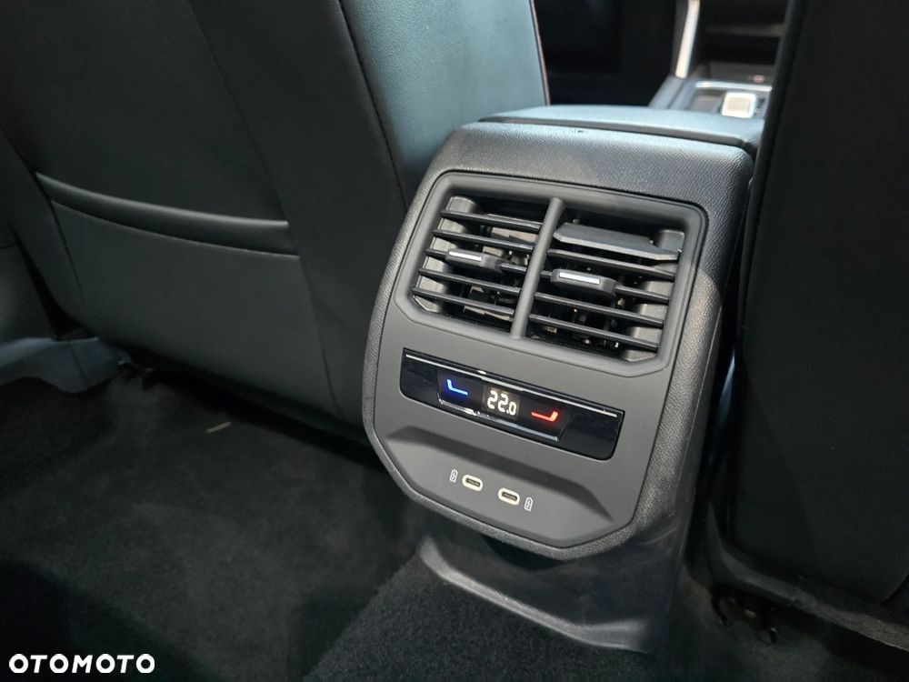 Seat Leon Sportstourer 2.0 TDI DSG FR - 30