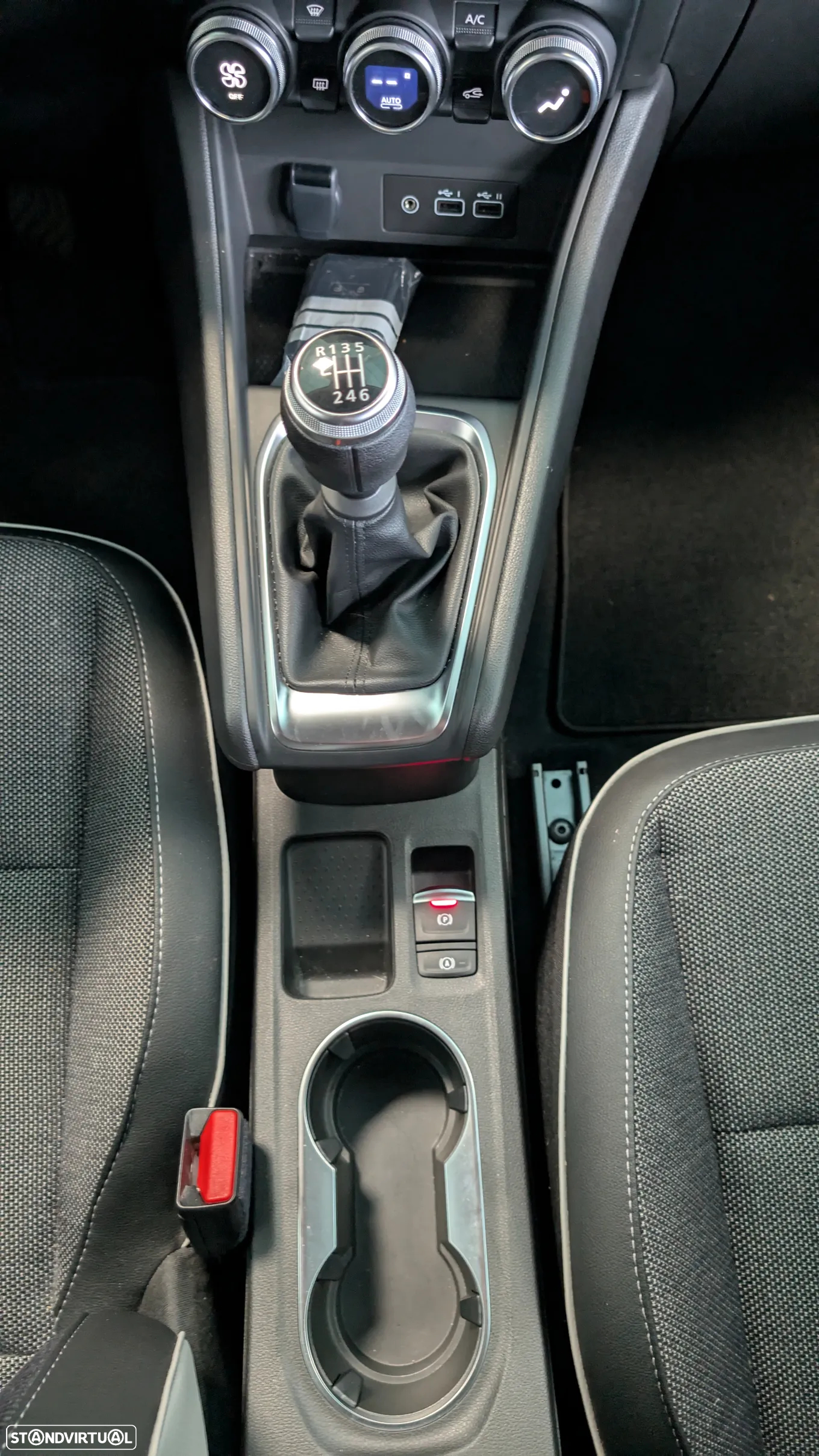 Renault Captur 1.0 TCe Techno Bi-Fuel - 19