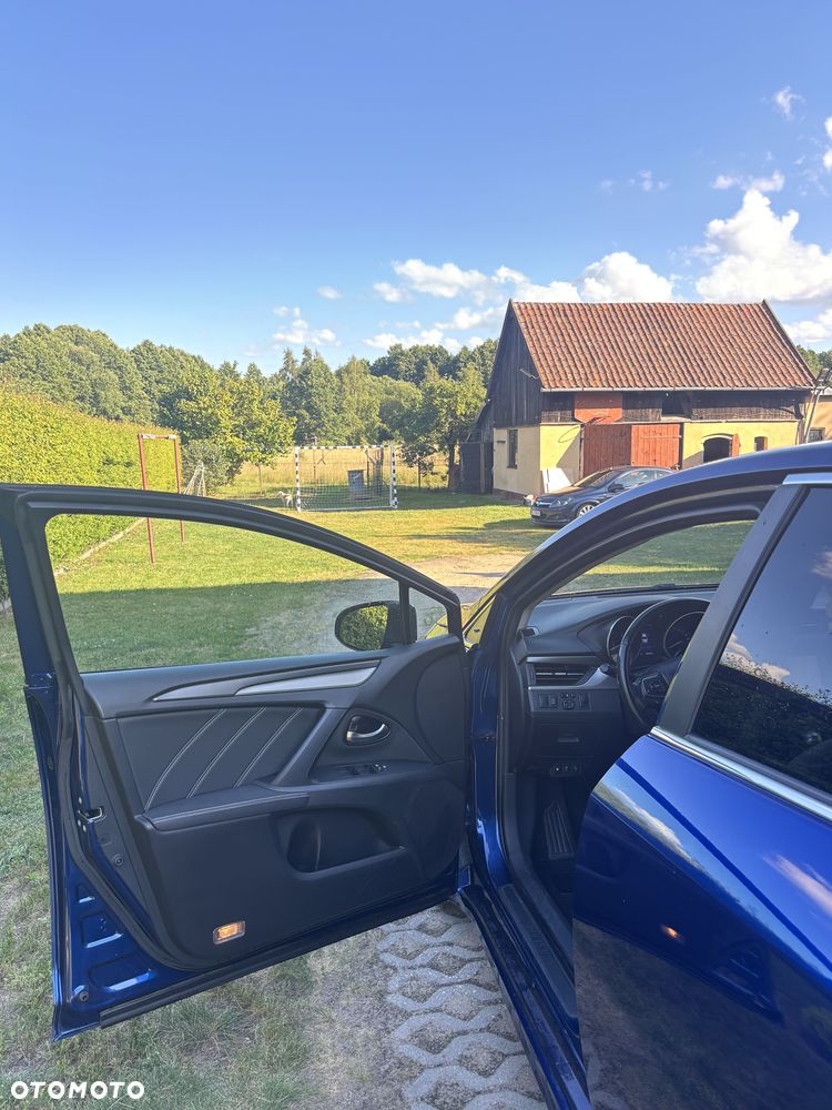 Toyota Avensis - 10