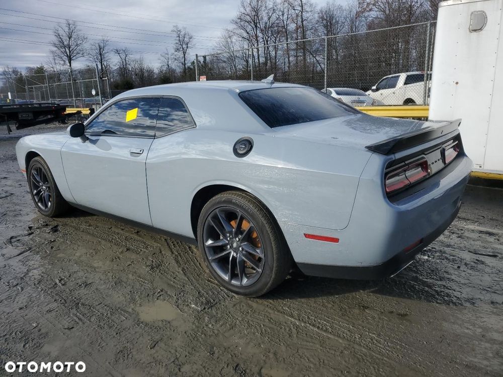 Dodge Challenger - 4