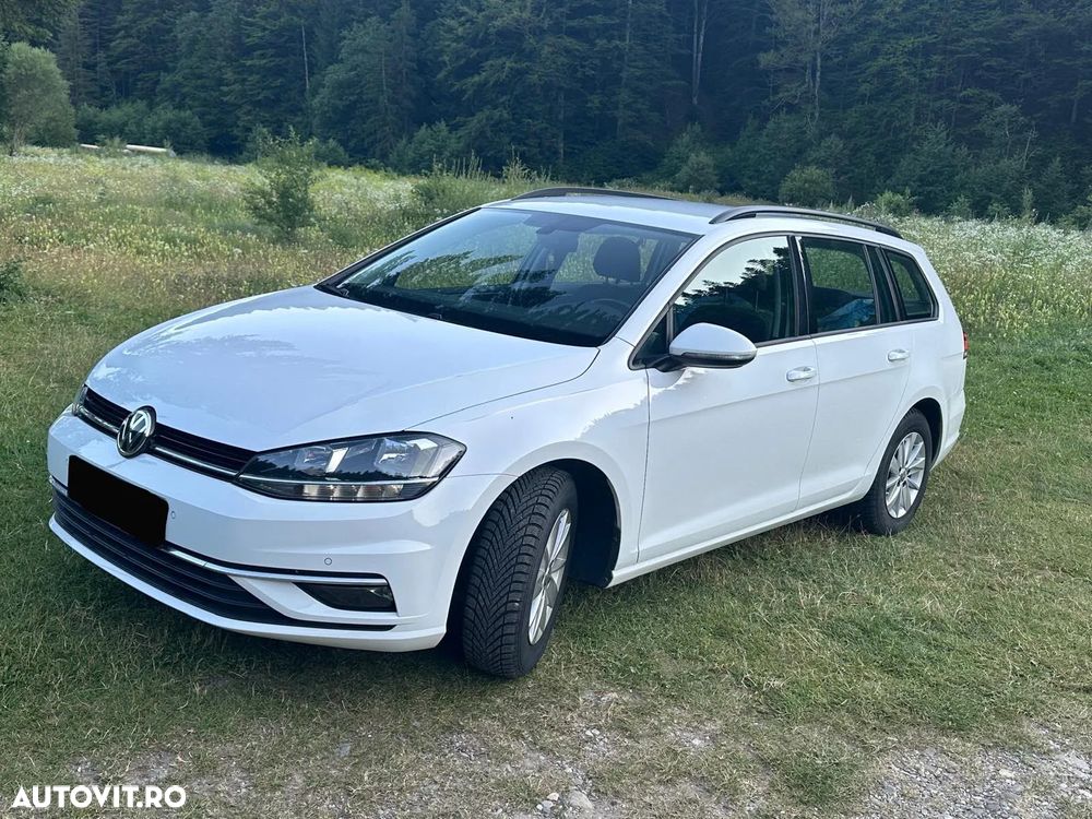 Volkswagen Golf - 1