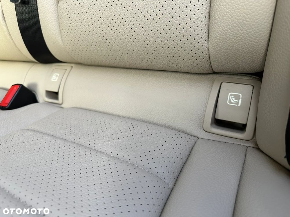 Mercedes-Benz Klasa C 200 4MATIC 9G-TRONIC - 38