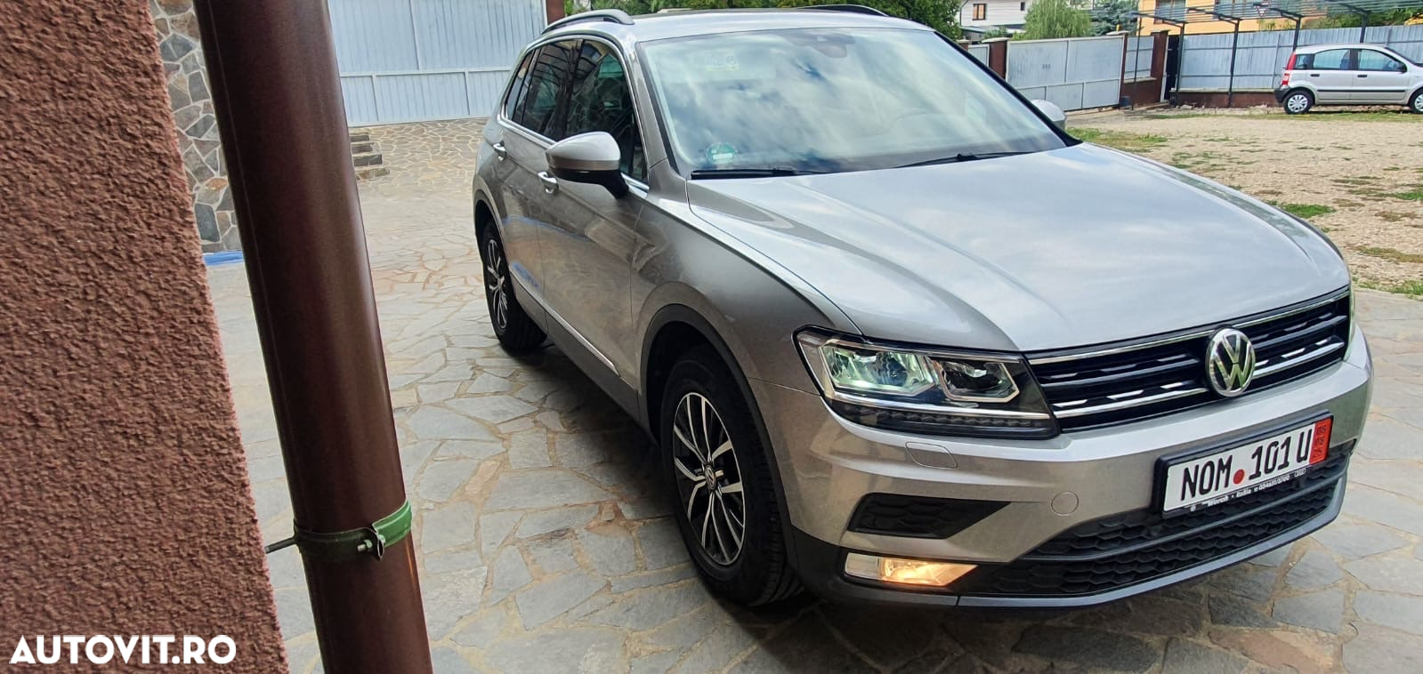 Volkswagen Tiguan - 2