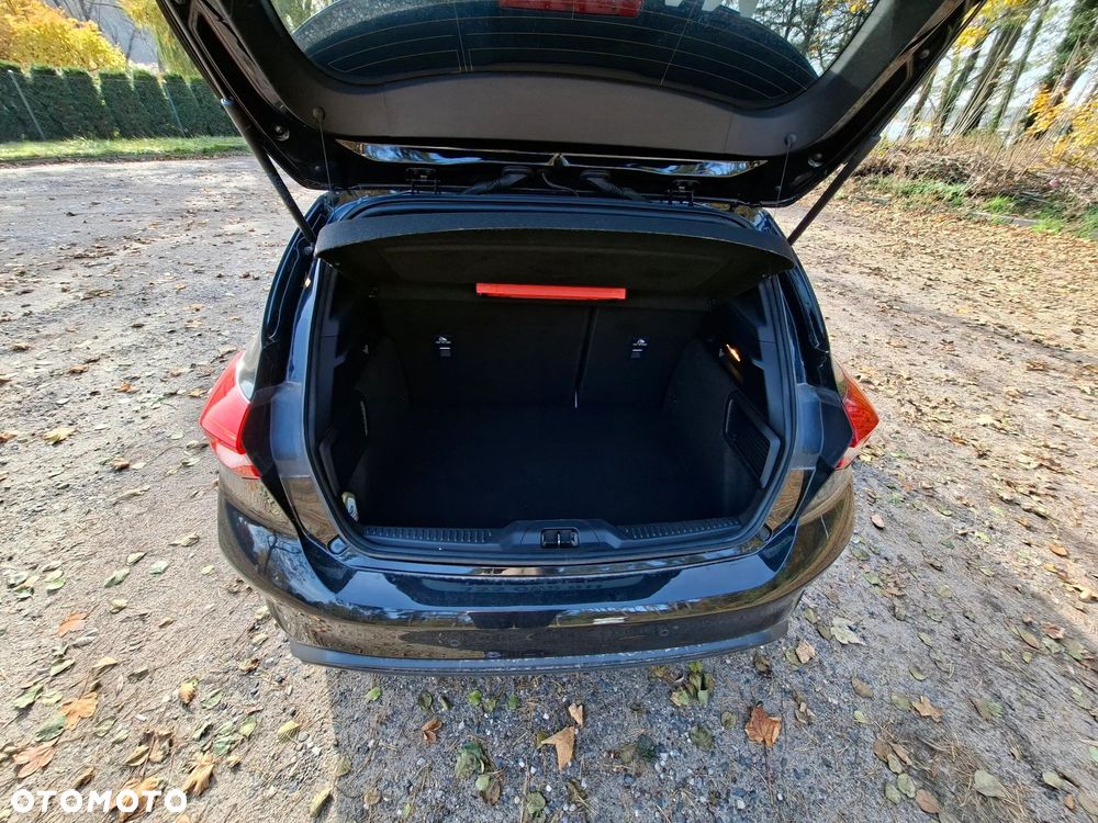 Ford Focus ver-1-5-ecoboost-st--line-business - 12