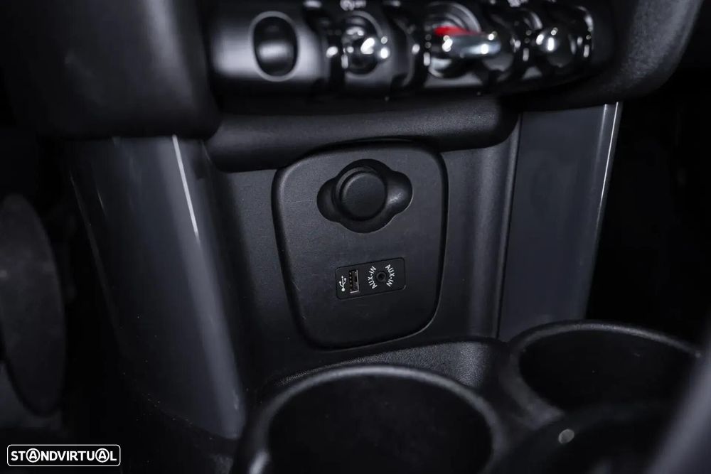 MINI 5 Portas One D - 17