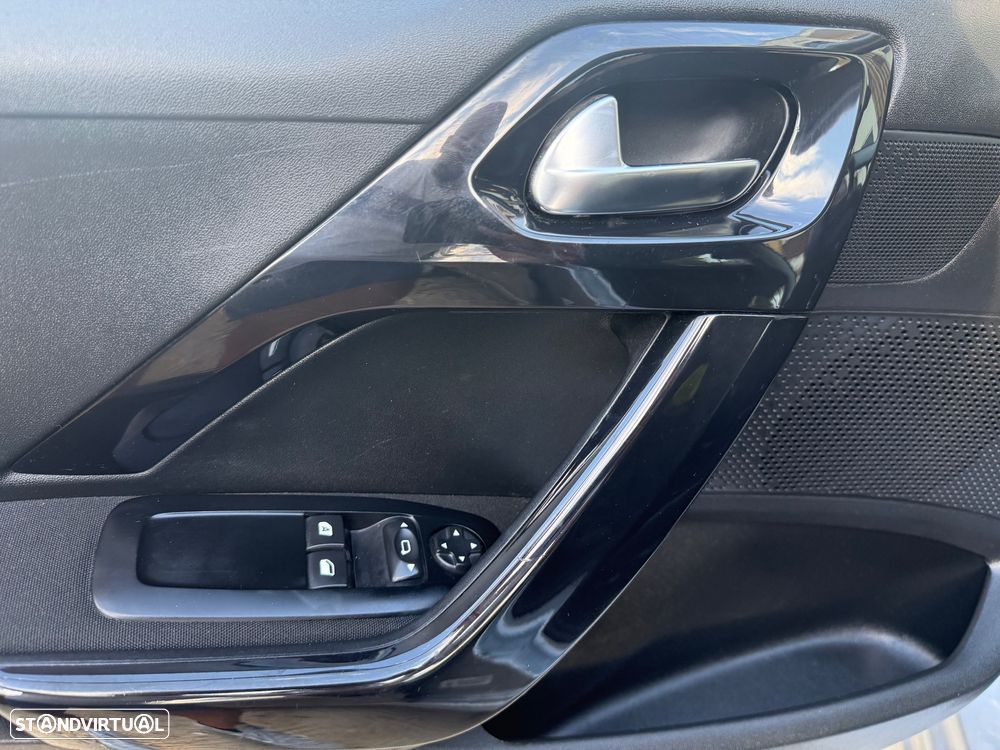 Peugeot 208 1.4 HDi Allure - 12