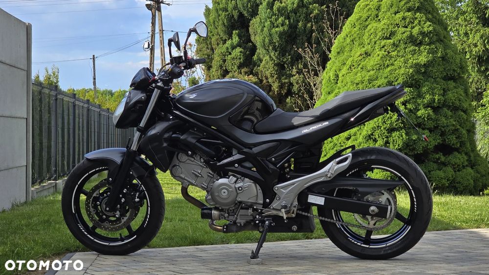 Suzuki Gladius - 3