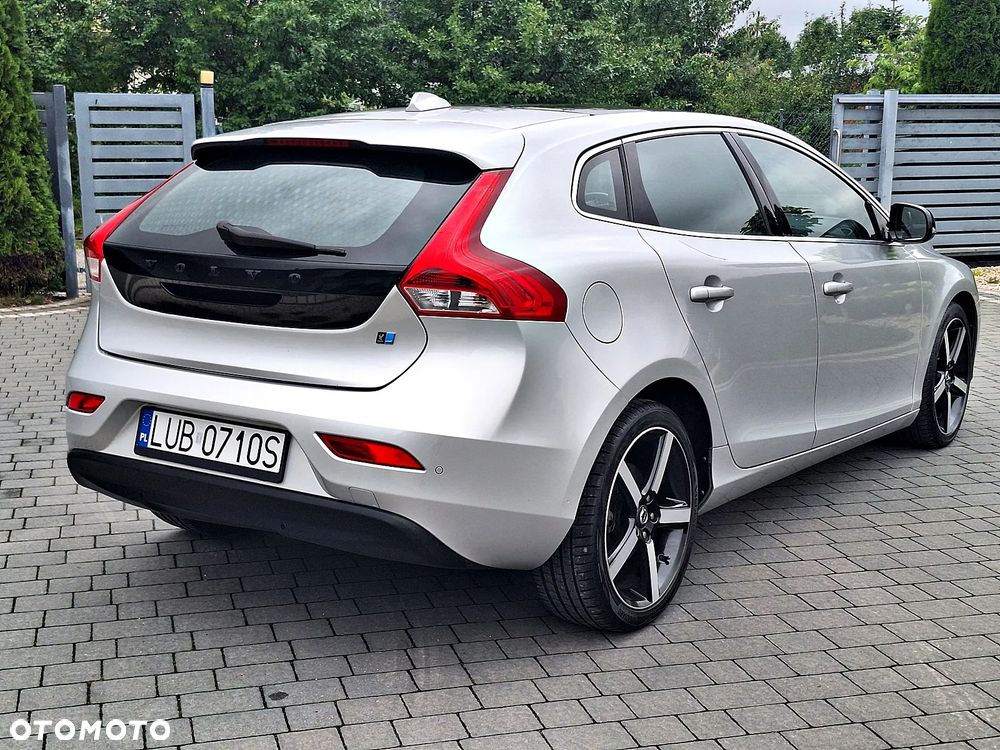 Volvo V40 D2 Momentum - 8