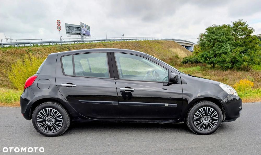 Renault Clio 1.2 16V Authentique - 4