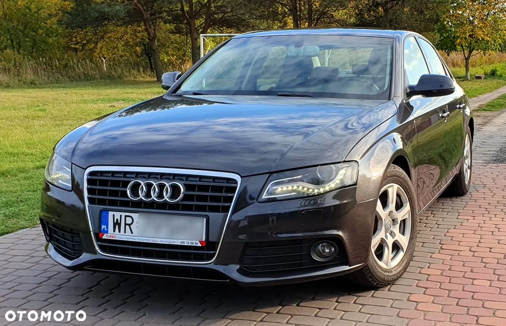 Audi A4 Limousine - 4