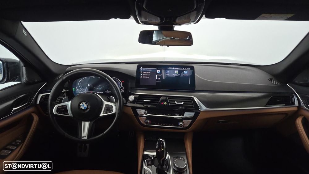 BMW 530 e Pack Desportivo M - 8