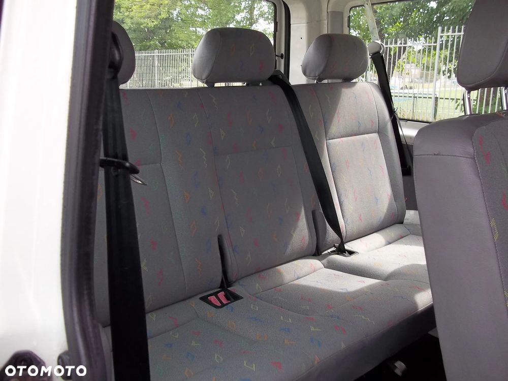 Volkswagen Caravelle GL - 7