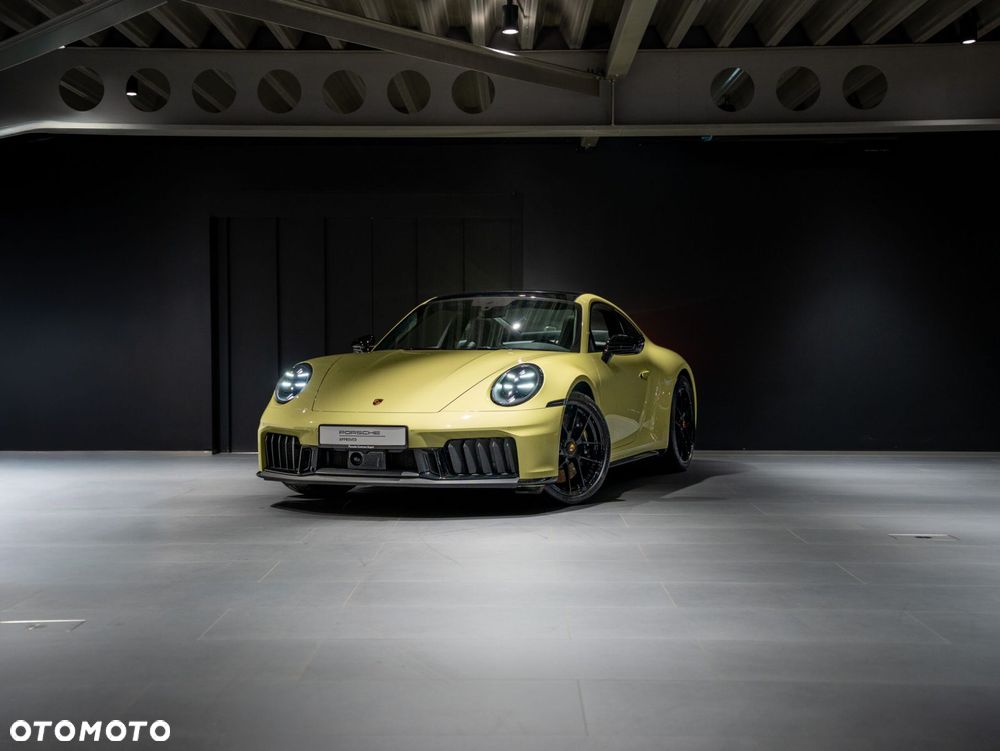 Porsche 911 Carrera T-Hybrid 4 GTS - 8