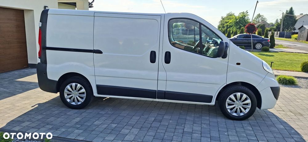 Opel vivaro - 8