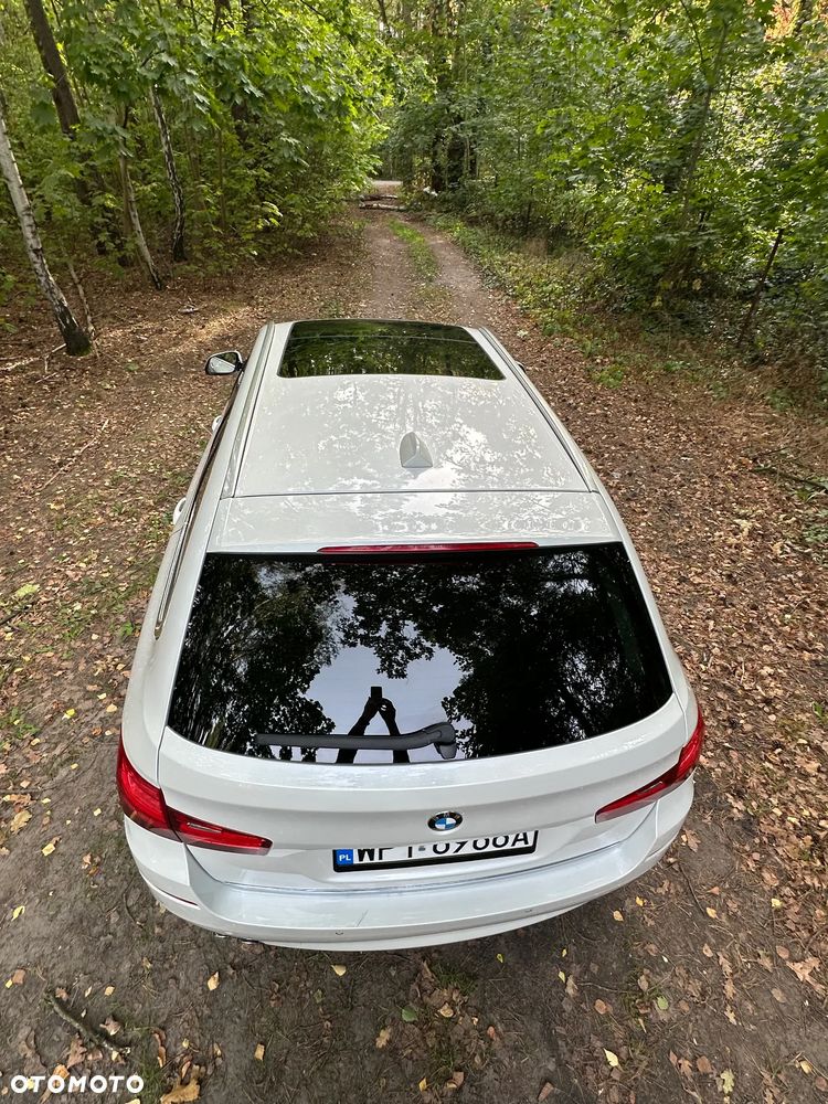BMW Seria 5 525d Touring Luxury Line - 4