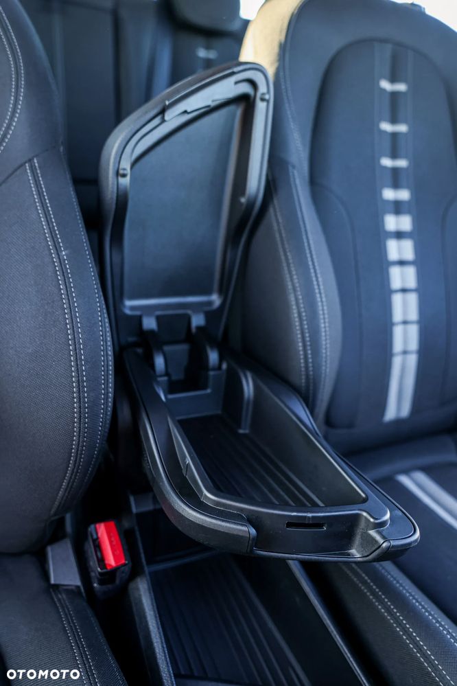 BMW Seria 2 218d - 6