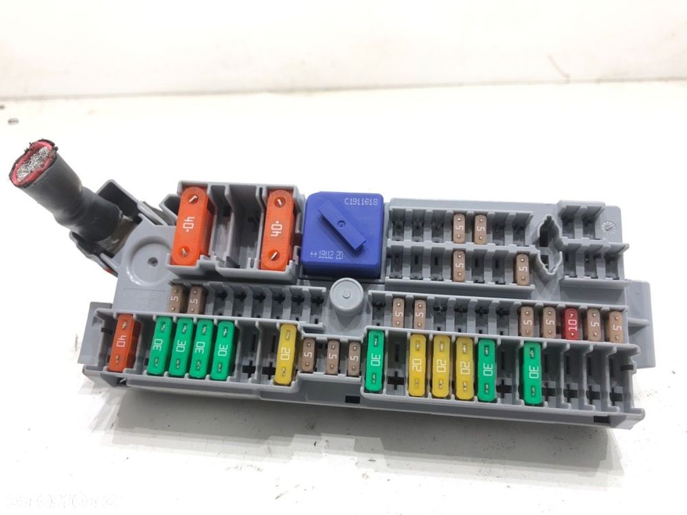 SKRZYNKA BEZPIECZNIKÓW  BMW 5 (G30, F90) 2016 - 2022 530 e Plug-in-Hybrid 135 kW [184 KM] Hybryda - 1